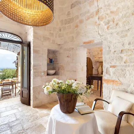 Trullo Calaluna Villa