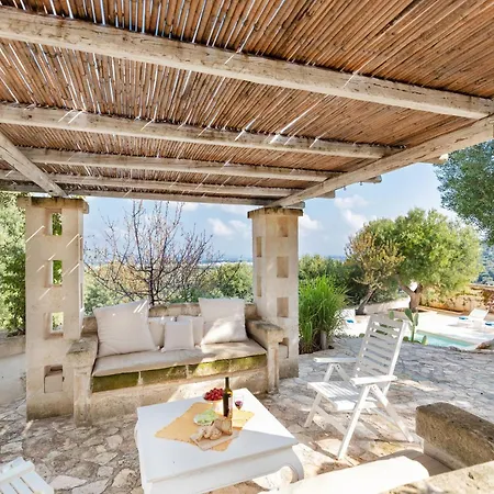 Trullo Calaluna Fasano