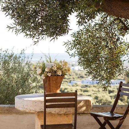 Trullo Calaluna Villa *