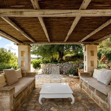 Trullo Calaluna Fasano