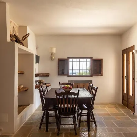 Trullo Calaluna Villa *